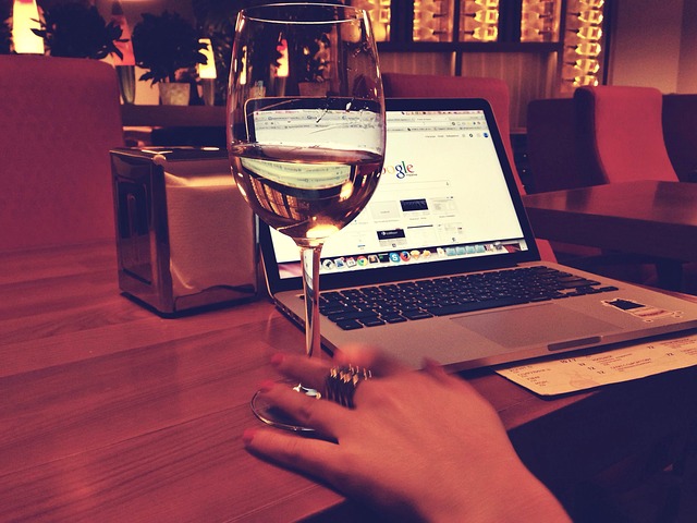 macbook-925914_640