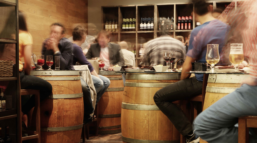 restaurant theme night ideas